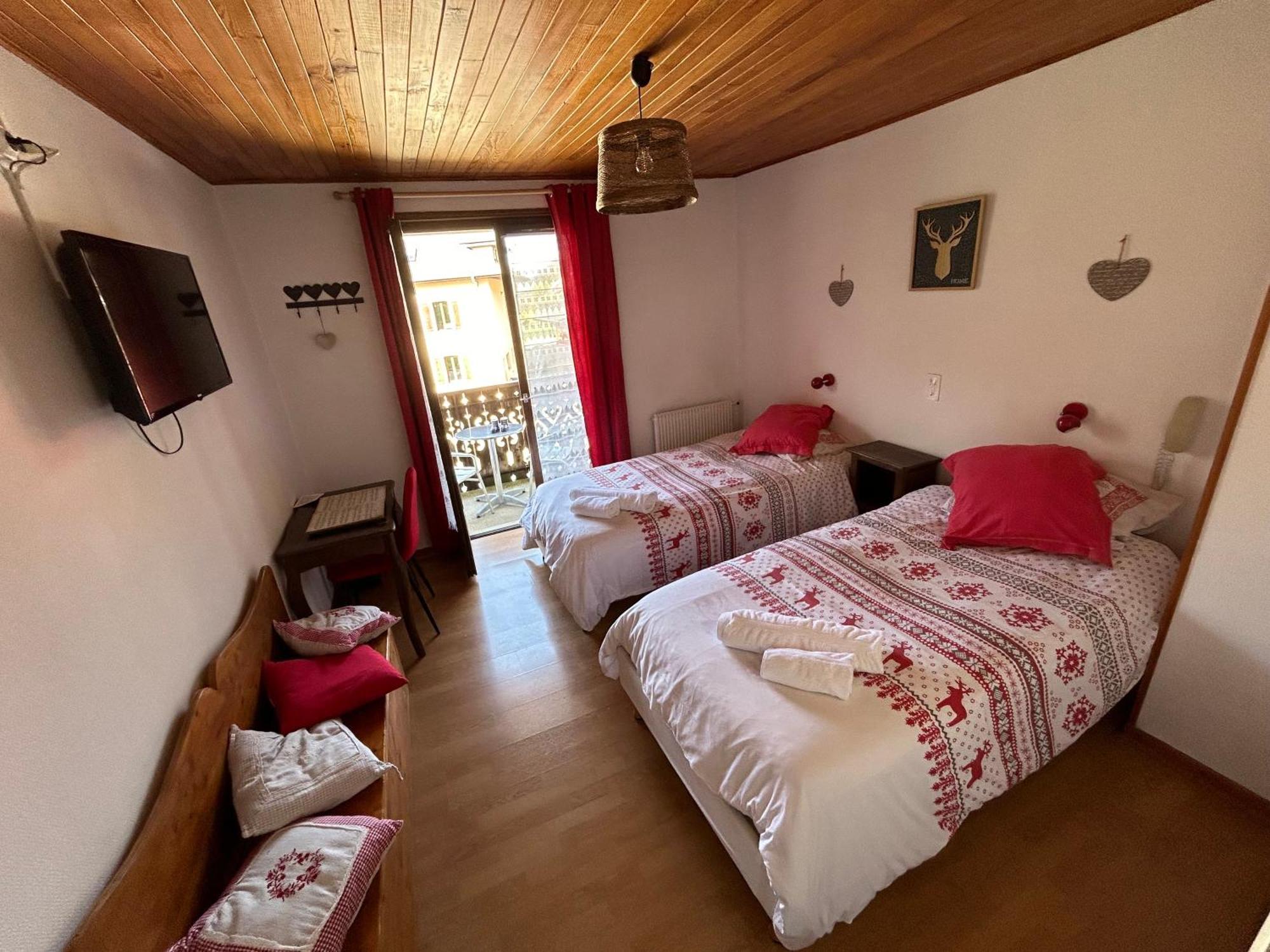 Les Tilleuls Le Biot Bagian luar foto
