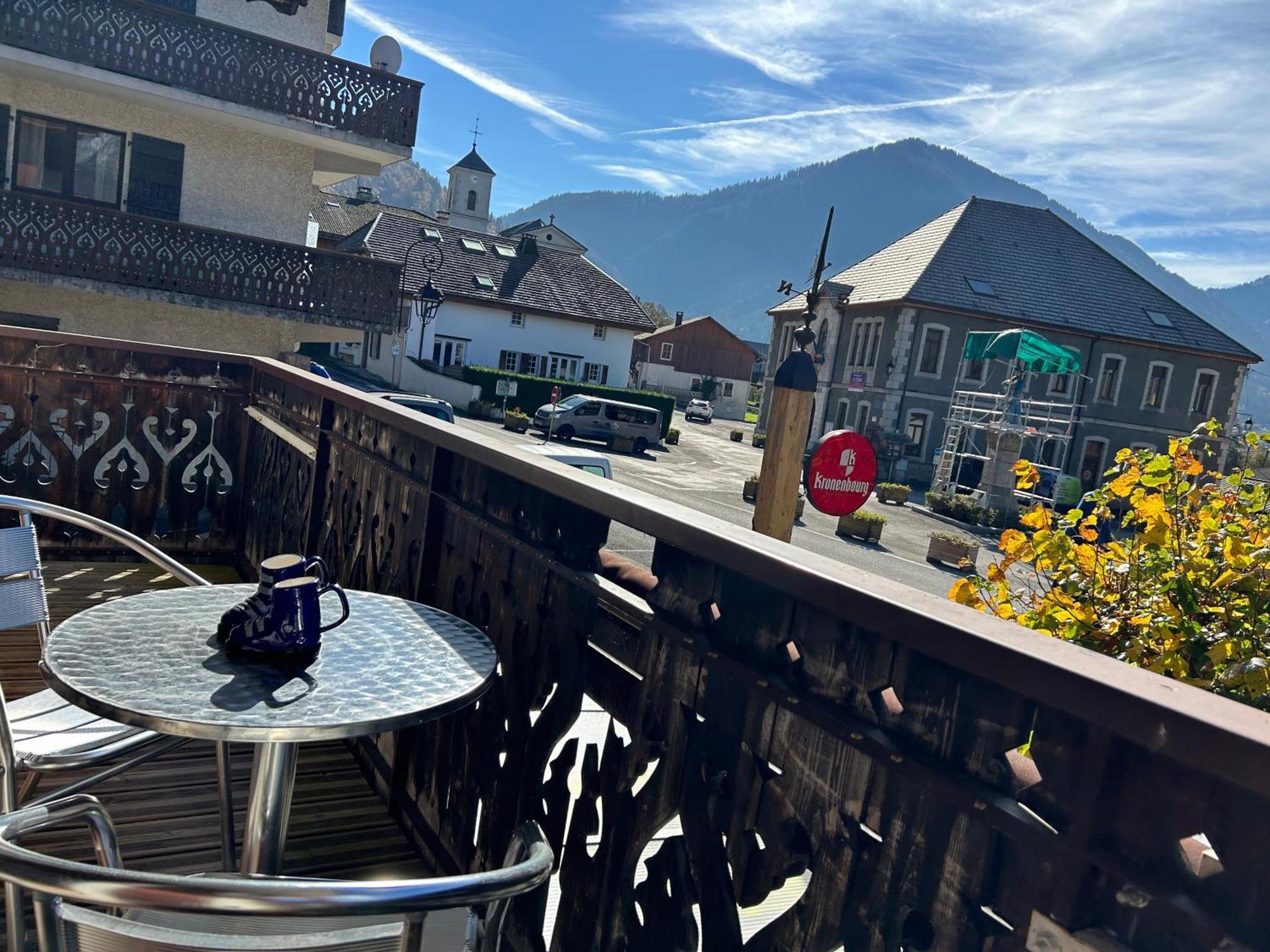 Les Tilleuls Le Biot Bagian luar foto